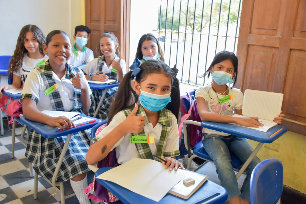 En Santa Marta 88 mil estudiantes regresan a clases – Deracamandaca