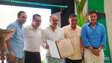 De izquierda a derecha, diputado Fawzi Mudvi, Vicepresidente de la Asamblea, diputado Miguel Ángel Gutiérrez, presidente, Oscar Cifuentes Vargas, gerente general de Gremca, diputado Ronald Castilla 2 vicepresidente y diputado José Mario Rodríguez.